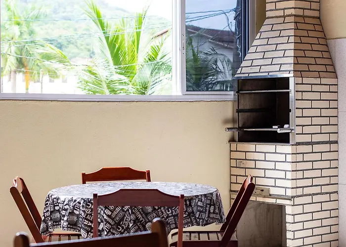 Incrivel casa com churrasqueira em Maranduba SP